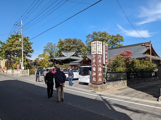 八幡通りの様子