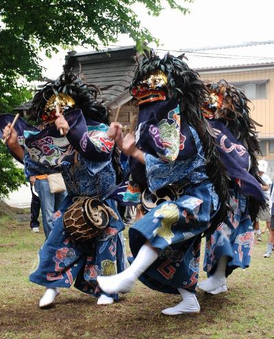 写真　西大輪の獅子舞