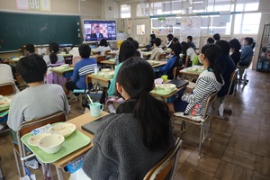 鷲宮小学校での実施風景5