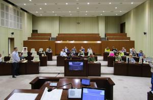 市議会議場見学の様子の写真